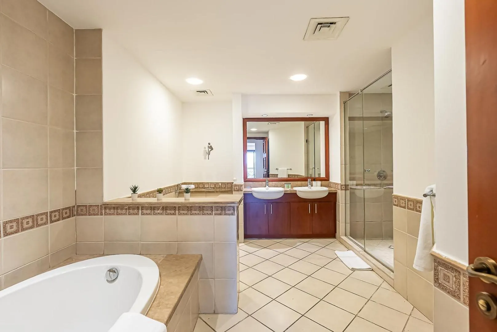 Elegant 1Bdr Apartment In Palm Jumeirah View I Golden Mile Dubai 0*,  United Arab Emirates